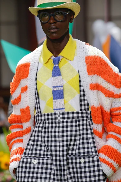 Look 125